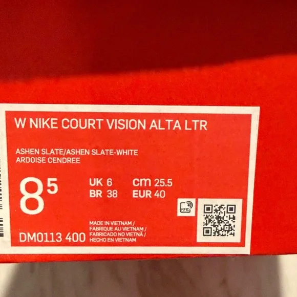 Nike Womens Sneakers in Blue and White - Picture 6 of 6